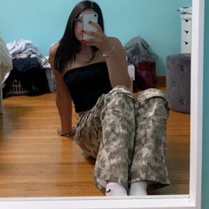 Meet your Posher, Claudia